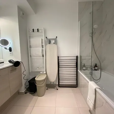 New Disneyland Paris Panoramic View 8 Pax, 2 Parking Serris